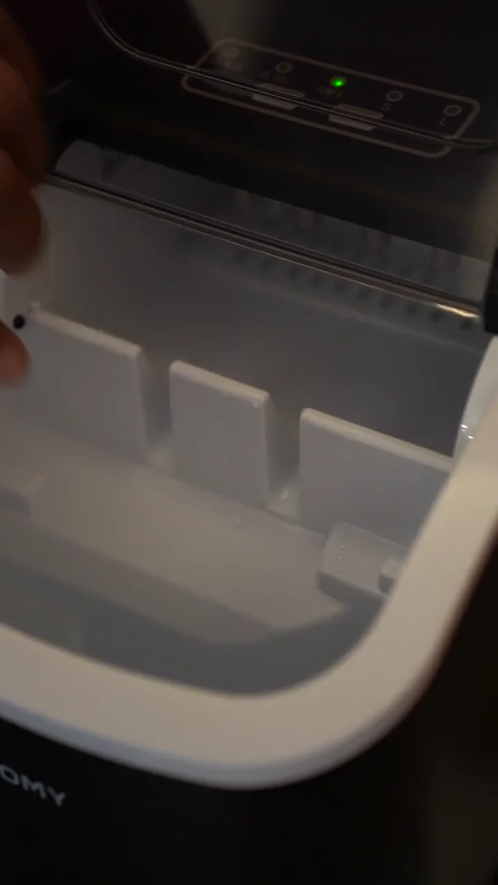 Vidéo : utilisation de la machine à glaçons